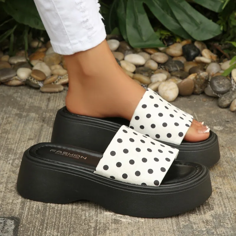 Women Summer Outdoor Thick Bottom Sandals 2026 Fashion Polka Dot One Word Strap Female Shoes Comfort Outdoor Casual Sandals