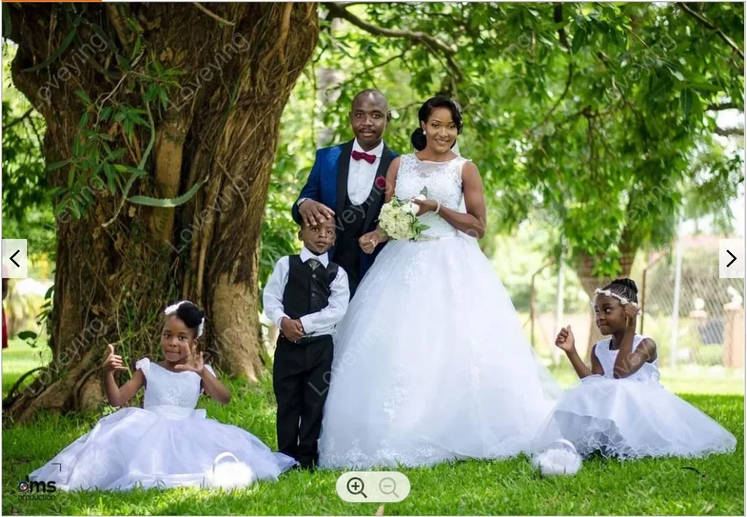 Customized Morden Sleevless Lace Appliques Ballgown Wedding Dresses Sweep Train Robe Mariage Black Woman Bridal Gowns