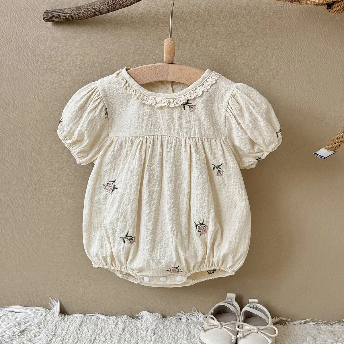 Summer Baby Short-sleeve Romper Cute Floral Embroideryt Newborn Triangle Jumpsuit Pure Cotton Infant Onesie 0-18M