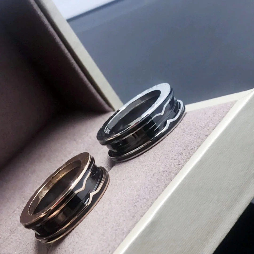 

The New Black Edged High-End Titanium Steel Jewelry Ring Is a High-End Trendy Party Gift For Both Men And Women