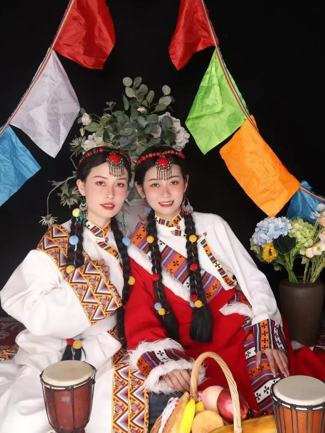 New Tibetan clothing female girlfriends travel photo Tibetan clothing a complete set