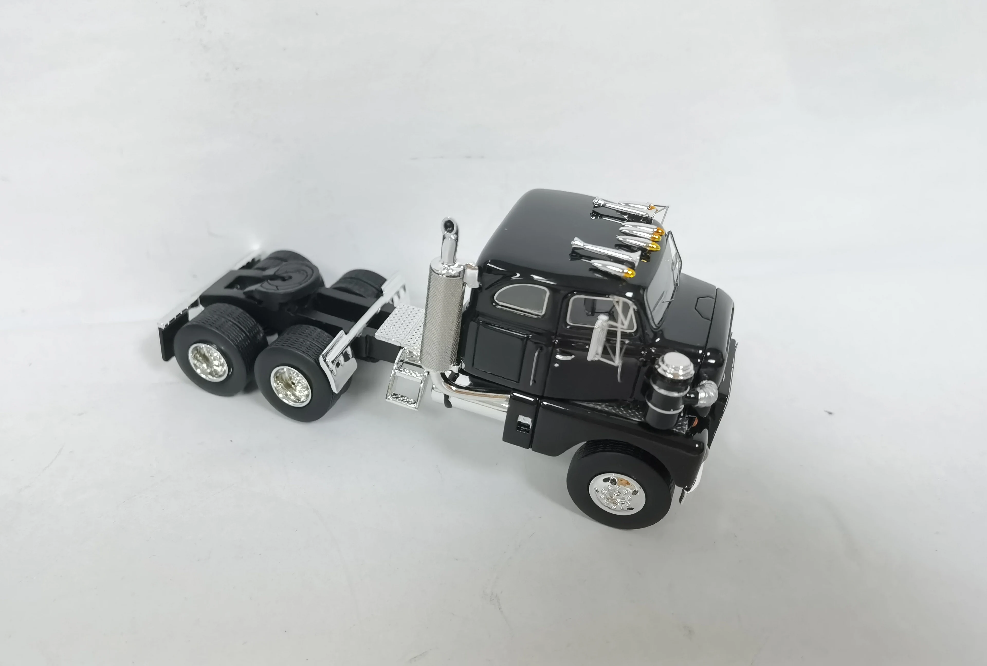 Top Shelf 1/64 High Quality Resin International RDFC405 Tractor Black For Collection