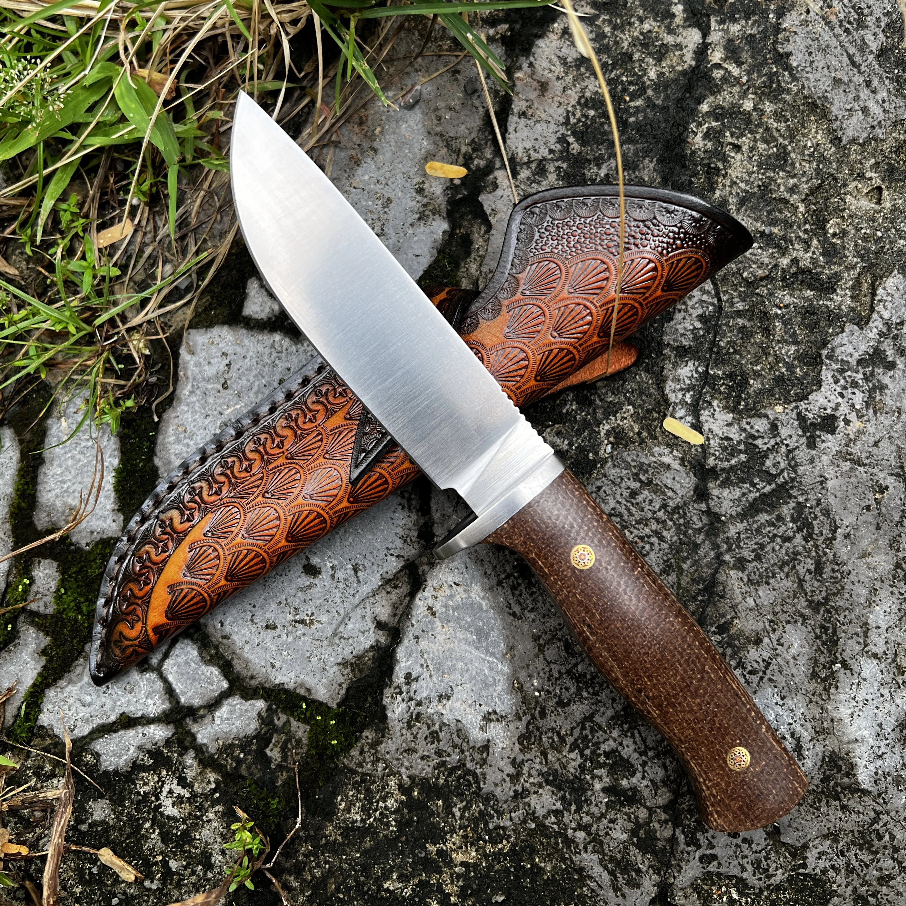 New Outdoor Fixed Knife D2 Steel Mark M390EDC Outdoor Camping, Mountaineering, and Exploration Convenient Tool