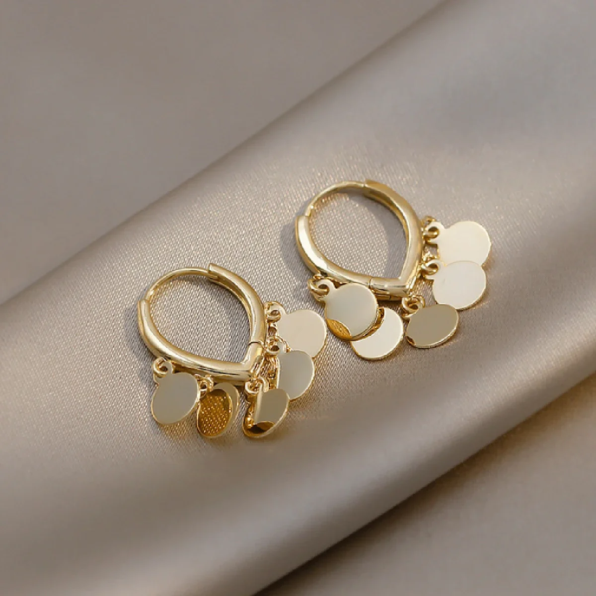 1 пара женских серег-колец Love