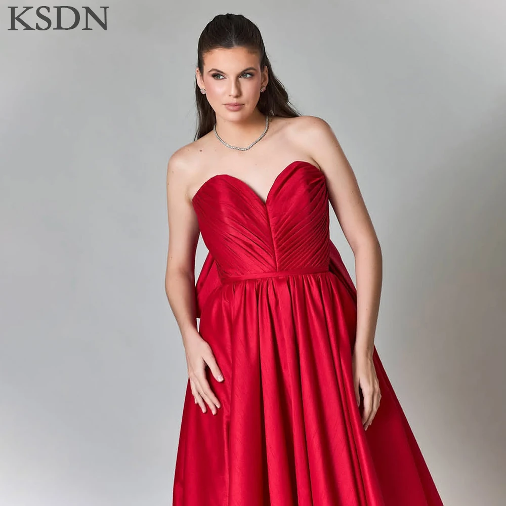 فساتين سهرة حمراء أنيقة من KSDN مناسبة رسمية بدون حمالات بطول الأرض ثنيات بدون أكمام فستان أنيق بطيات من الساتان