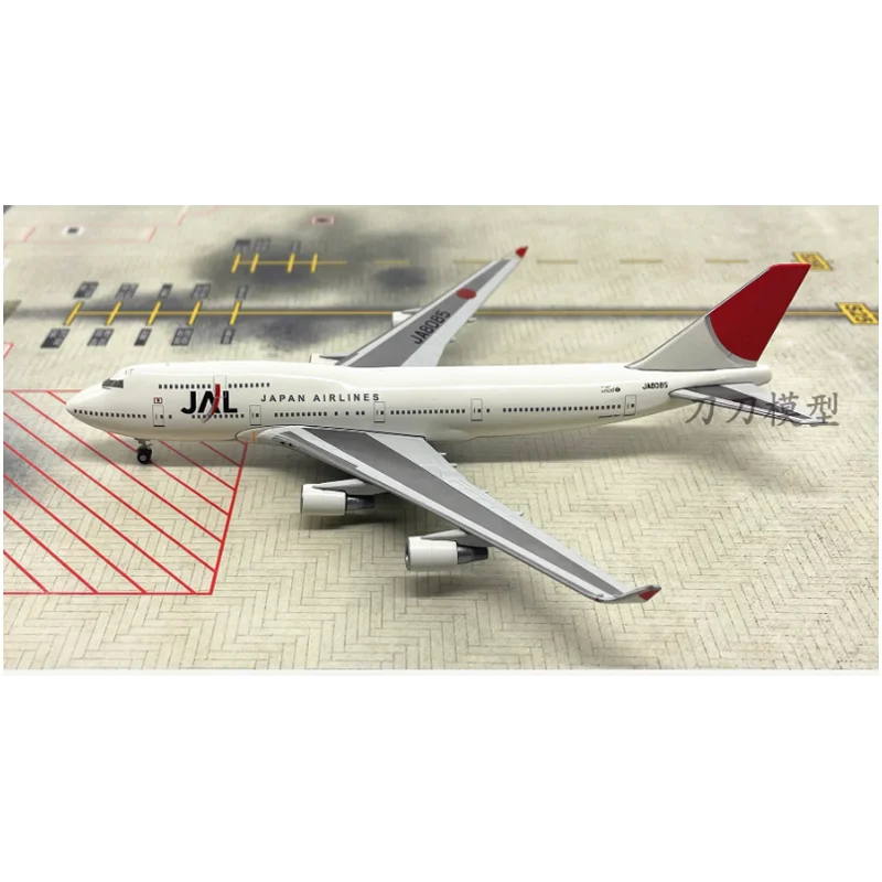 Diecast Scale 1:400 JAL Japan Airlines B747-400 JA8085 Alloy Aircraft Model Metal Airplane Decoration Gift Collection Display