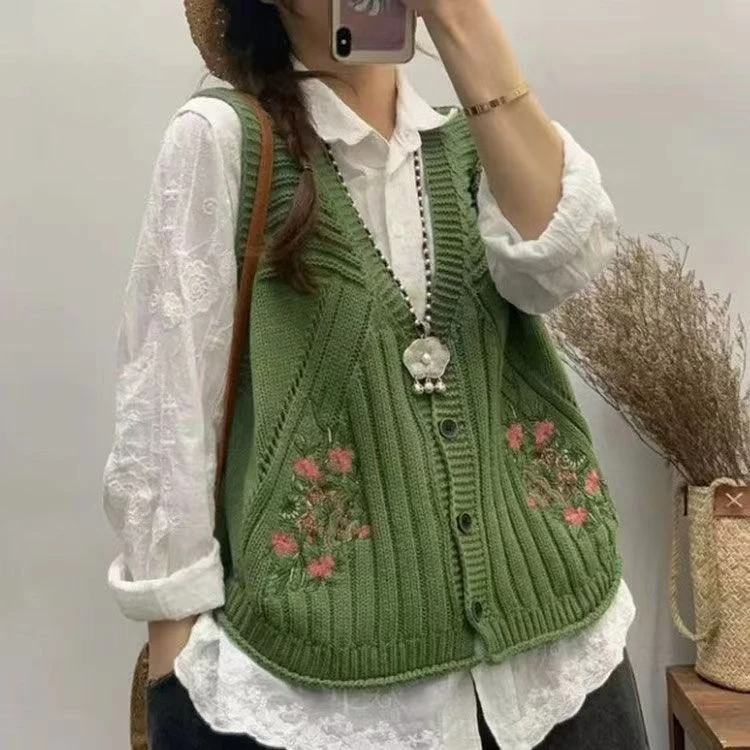 2026 Vintage Embroidered Knit Vest Women Loose Sleeveless Waistcoat Retro Floral Embroidery Top