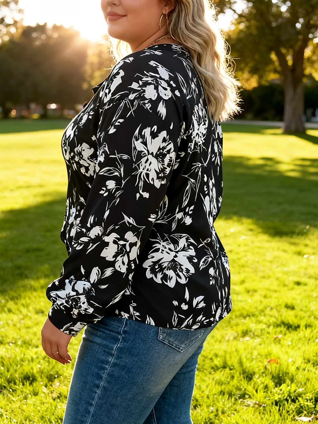 

Plus Size Women's Printing Shirt Fashion Spring Autumn Long Sleeve Shirts Fashion V-Neck Elegant Women Blouses Female Tops