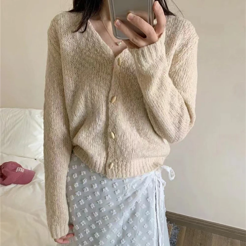 

2024 Autumn and Winter New Korean Style Simple Style Design Sense of Minority Foreign Style Simple Sweater Knitted Cardigan