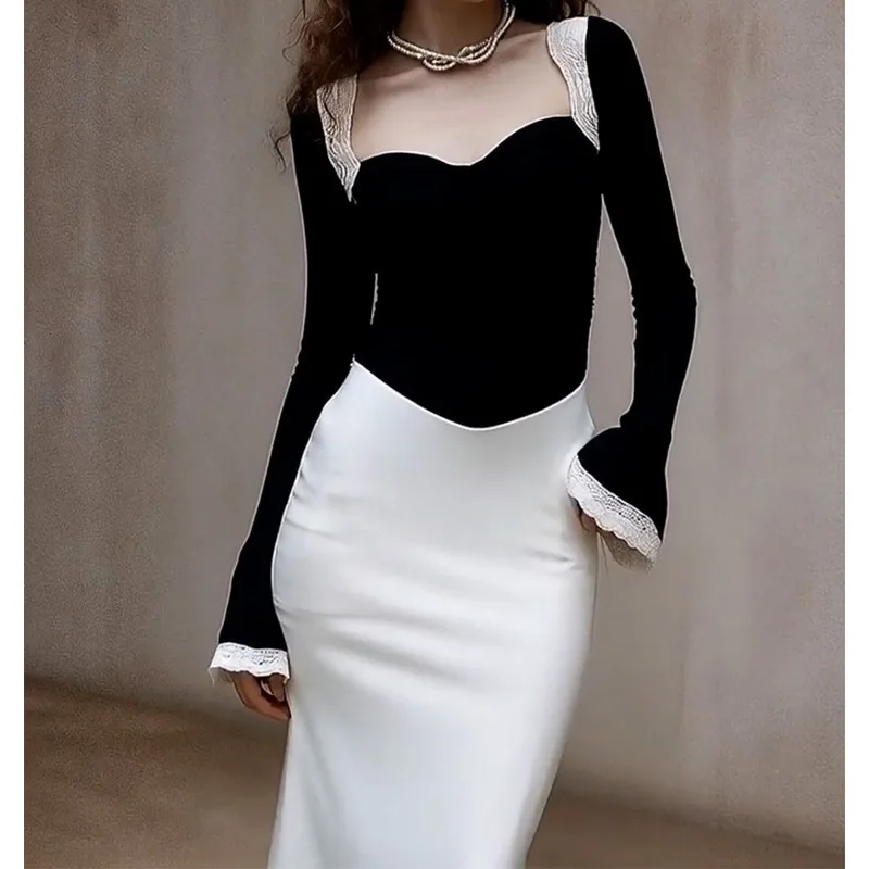 A Complete Set of Korean Deep Winter Wear High-end Rich Daughter Small Fragrance Black Lace Knitted Sweater Set.