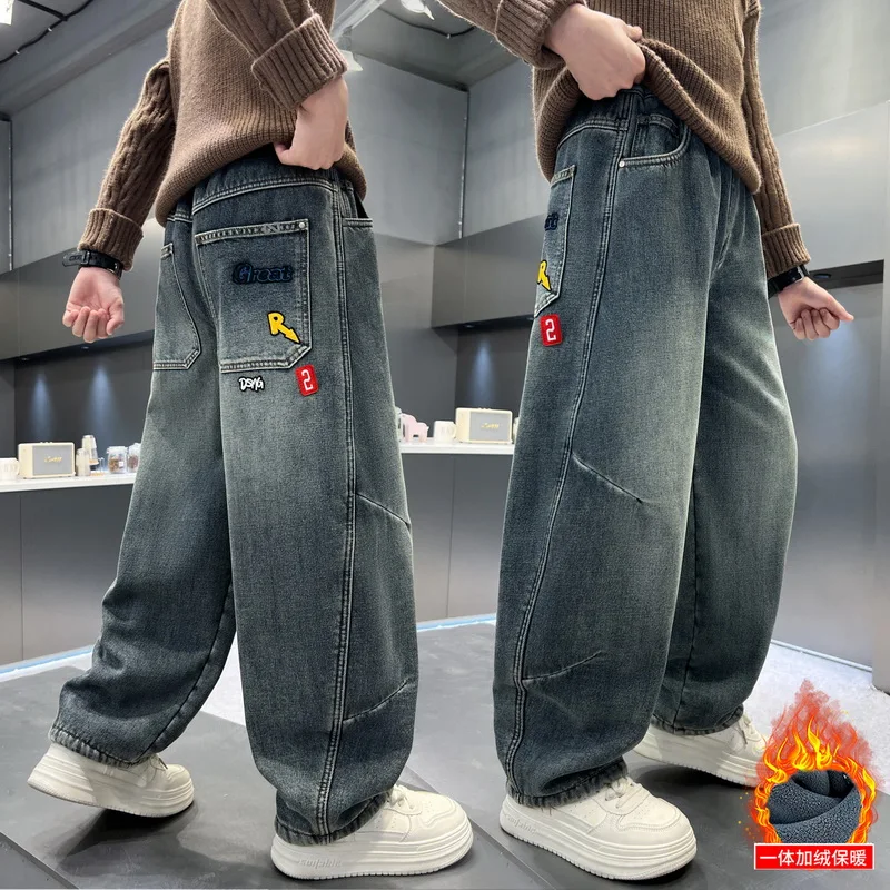 Teenager Kind Winter Dicke Isolierte Jeans mit Buchstaben Stickerei für Shcool Boy Warme Fleece Denim Hosen Kinder Thermo Hosen