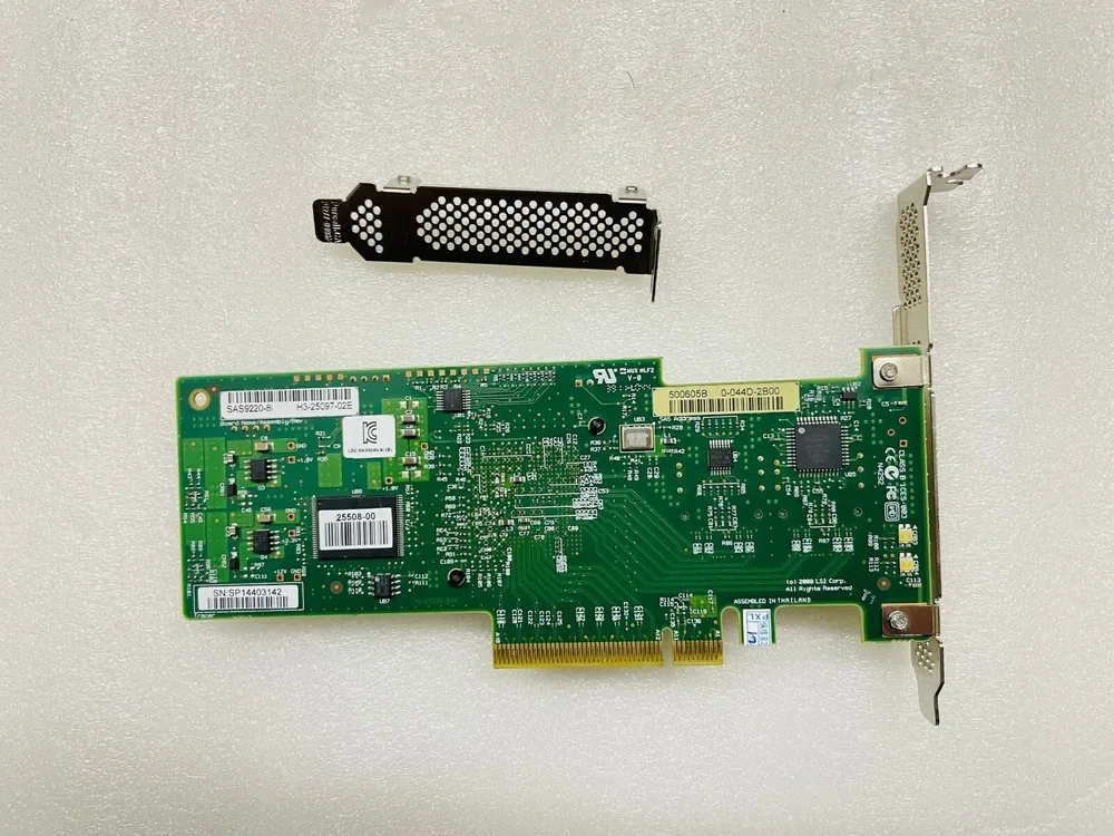 LSI 9220-8i 6Gbps SAS HBA FW:P20 9211-8i Modo TI ZFS FreeNAS unRAID 2 * SFF SATA-