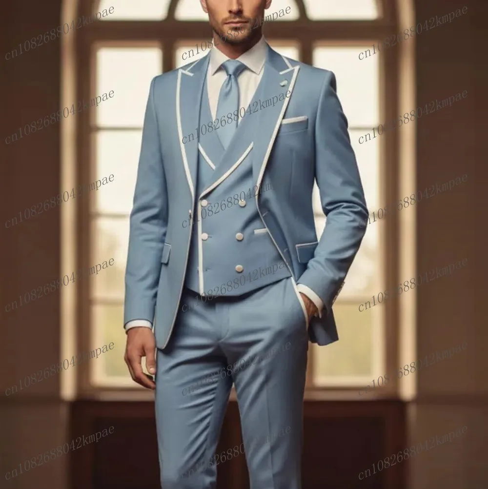 

Белый и небесно-голубой мужской костюм для торжественных мероприятий, свадеб, выпускных, деловых встреч, 3-х предметный комплект: пиджак, жилет, брюки.