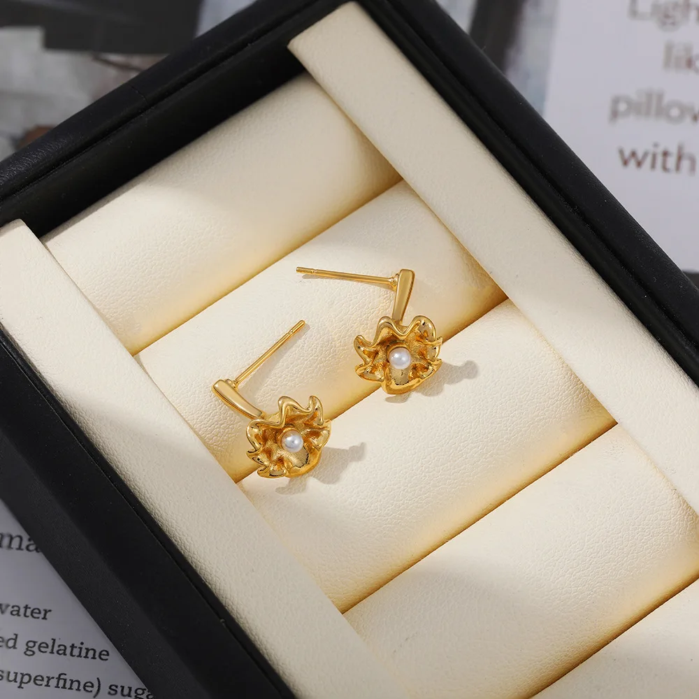 

Vintage Flower Pearl Drop Earrings For Women Gold-plated Lily Pendant Earrings Luxury Jewelry Gifts Charm Ear Accessories