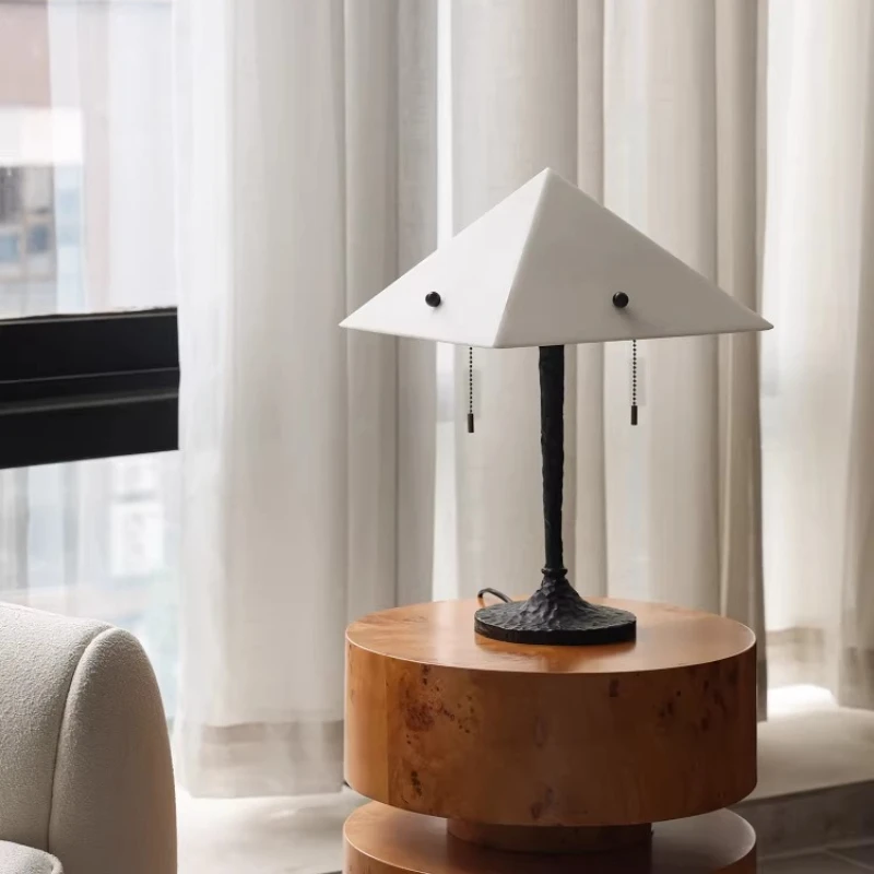 

Настольная лампа в стиле древних денег, имитация мрамора, средневековый ретро-дизайн, роскошная лампа для гостиной, спальни, прикроватная лампа, атмосферная подсветка