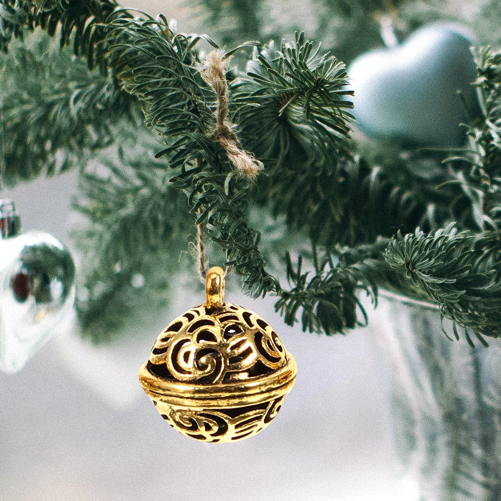 

20pcs Hollow Zinc Alloy Bells 12MM Diameter Hanging Decorations DIY Crafts Christmas Tree Ornaments Vintage Accessories