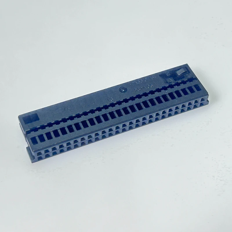 6189-1124/6R0973206 Original 50-hole, automotive connector, connector, sheath, inner core 4