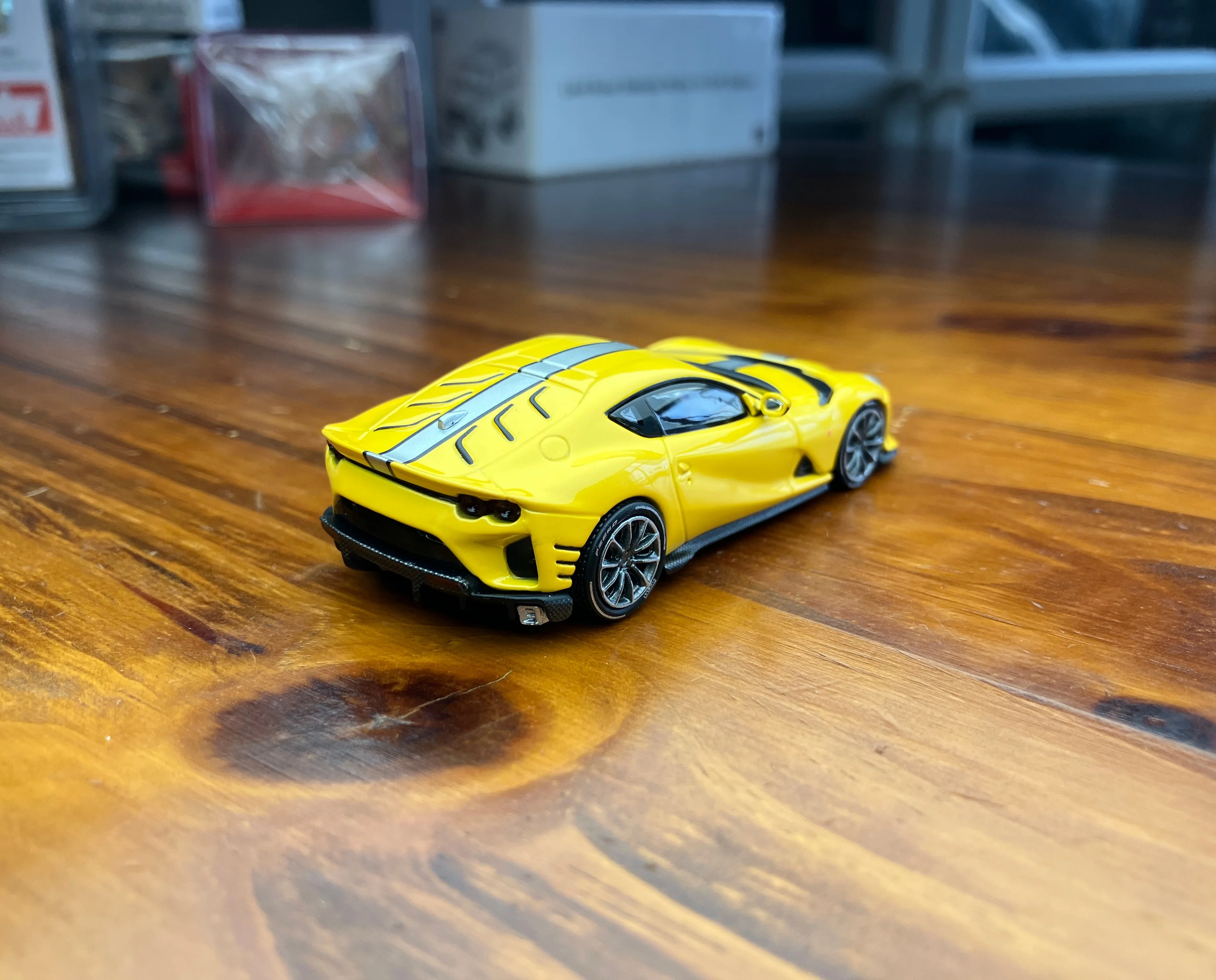 

TOC 1:64 812 Competizione FE812C 812C Yellow Diecast Model Car Limited Edition Alloy