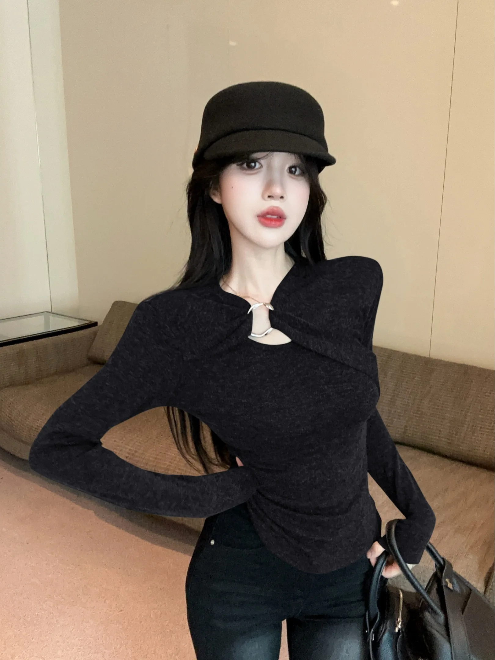 

Elegant Hollow out Long Sleeve Base Shirt Whitening Anti-Aging Small Fragrance Style Cotton Linen Knitted T-Shirt for Women
