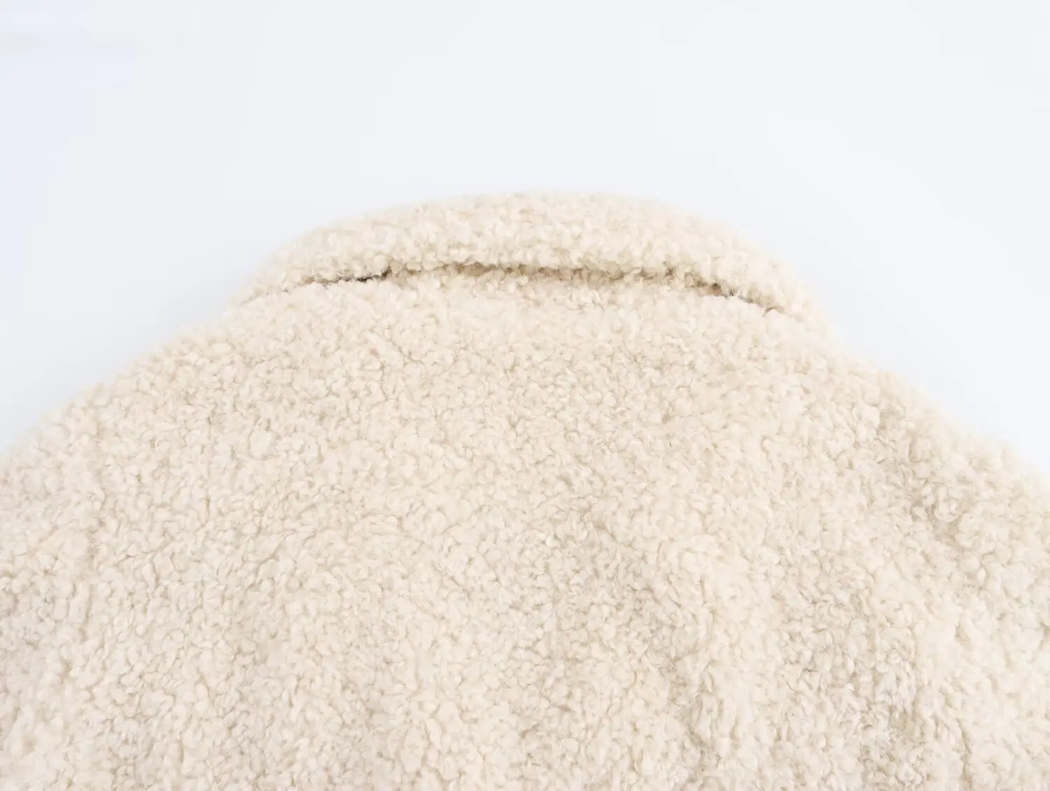 เสื้อโค้ทผู้หญิงใหม่ปี 2025: สไตล์ยุโรปและอเมริกา แฟชั่นทันสมัย อเนกประสงค์ ระดับไฮเอนด์ ปกเสื้อแบบปกเชิ้ต แขนยาว ดีไซน์หรูหรา