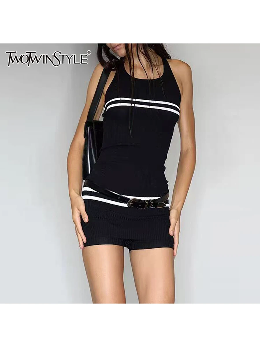 

TWOTWINSTYLE Hit Color Slimming Spliced Striped Two Piece Sets for Women O Neck Sleeveless Vest High Waist Shorts Set Female New