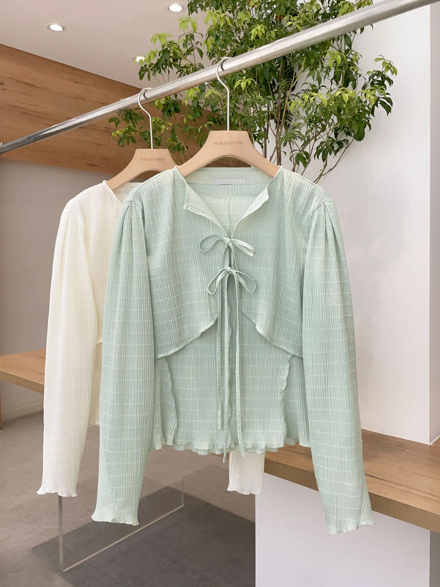 

Noxiao La Аутентичный бренд JC Комплект из двух предметов Текстурированный жилет Кардиган Корейский Sle Прямой крой Длинный све V-Ne Commut...