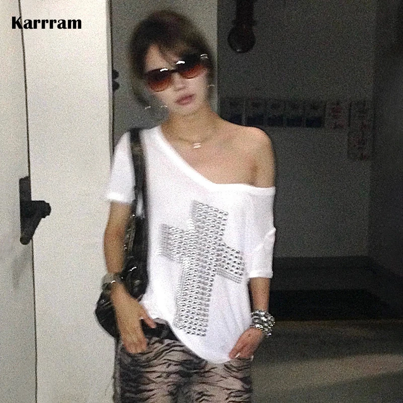 Karrram-Camiseta japonesa Y2k con estampado de cruz de Metal Trashy 2000s, Tops transparentes con cuello en V, ropa de calle de manga corta Vintage Harajuku Grunge
