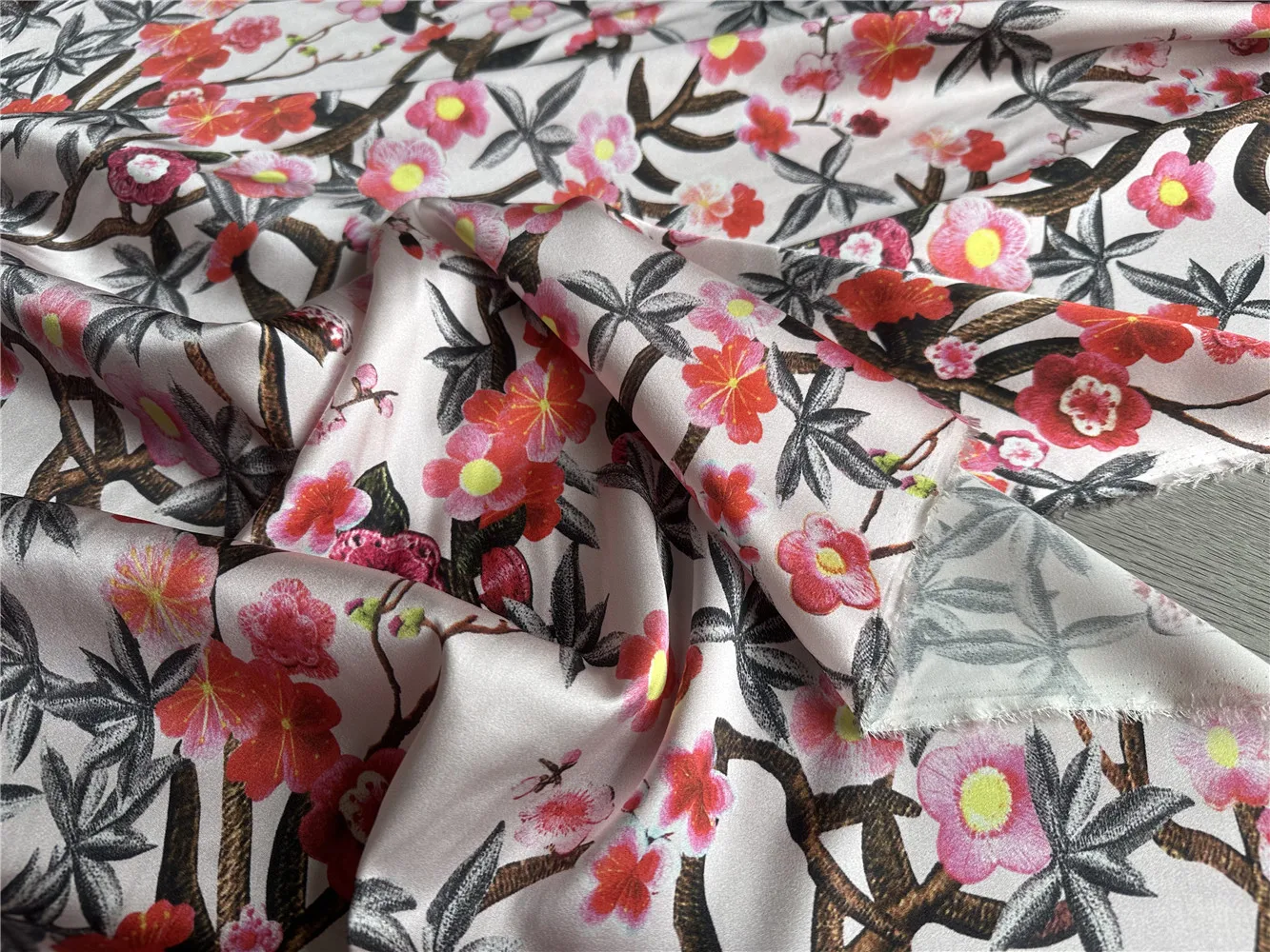 1 meter 95% Mulberry Silk 5% Spandex 21 momme Heavy Charmeuse Silk Fabric Pink Floral Printed 105cm 41.3\