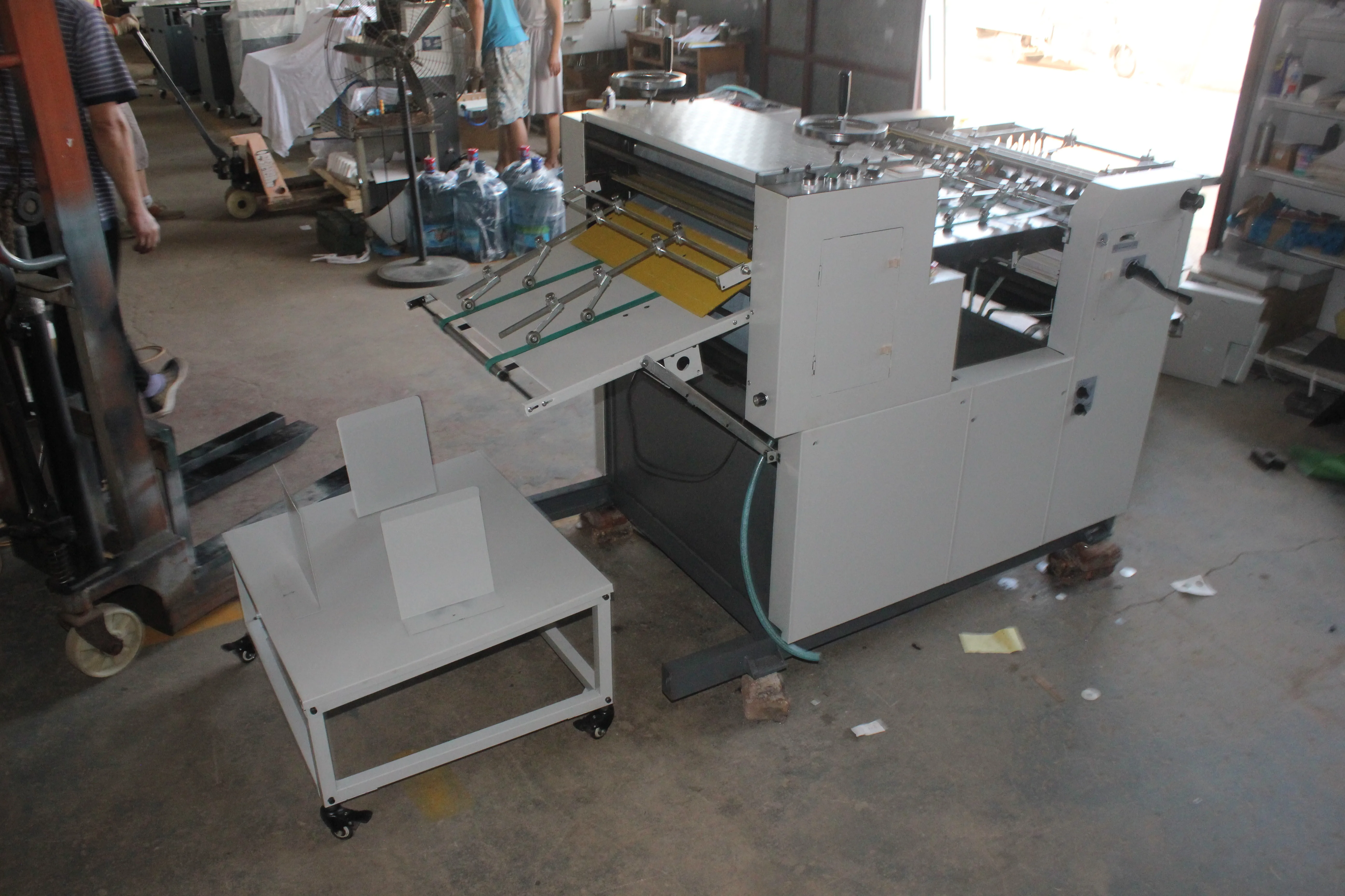 Fully Automatic Cnc Design Embossing Machine on Brass Plates for Clothing Paper and Leather