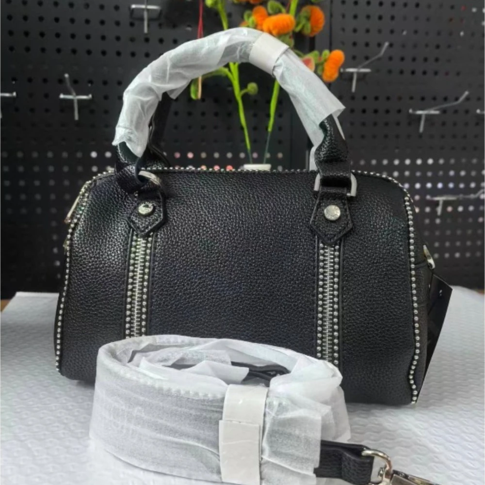 

2026 New High quality Fashionable Women Shoulder Bag Black Rivet Retro Crossbody Bag Luxury Design Casual Ladies Handbag