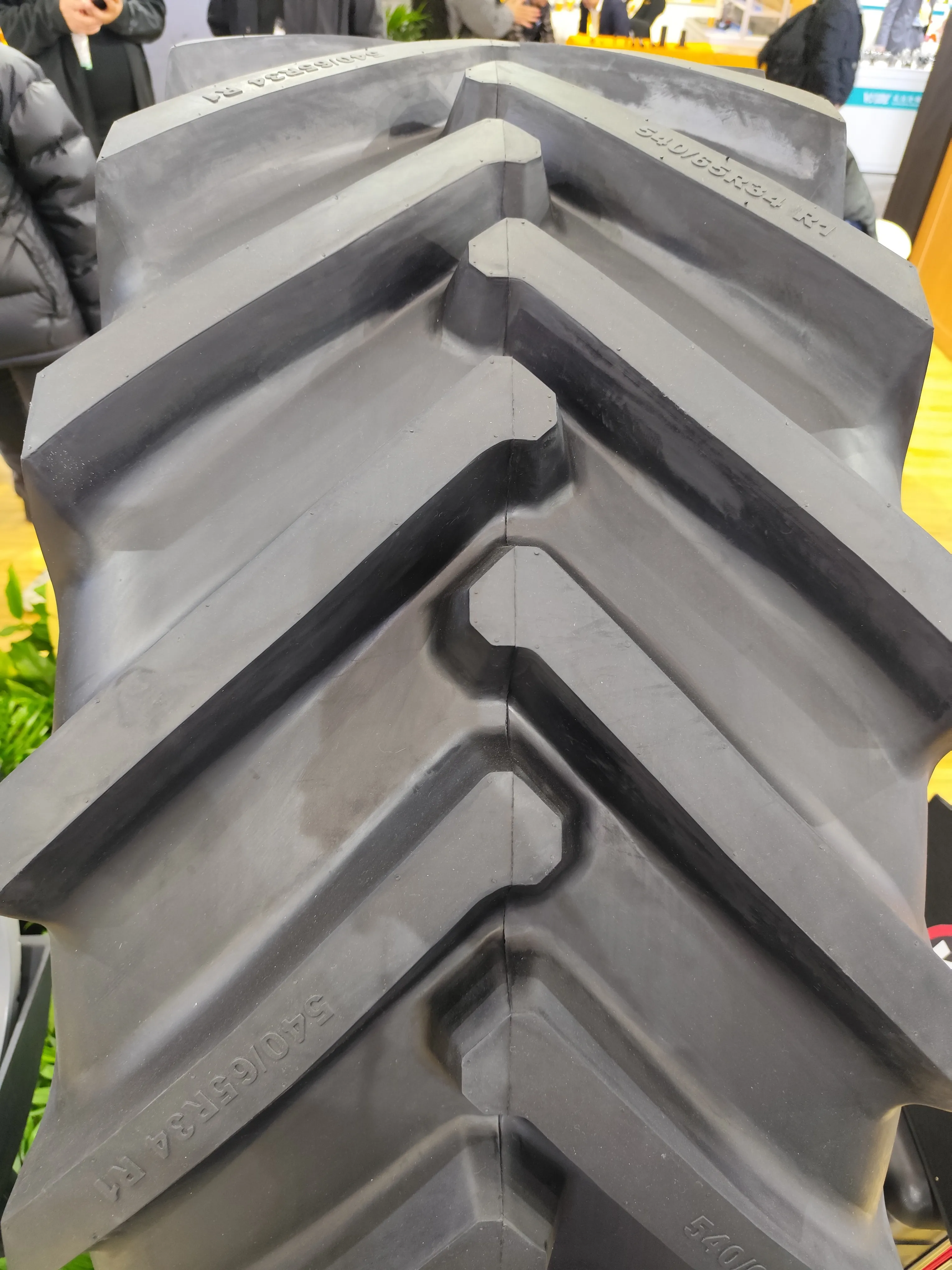 جديد 460/85R34 520/85R38 540/65R30 650/65R38 800/65R32 الزراعة شعاعي جرار إطارات المزرعة الإطارات 2025