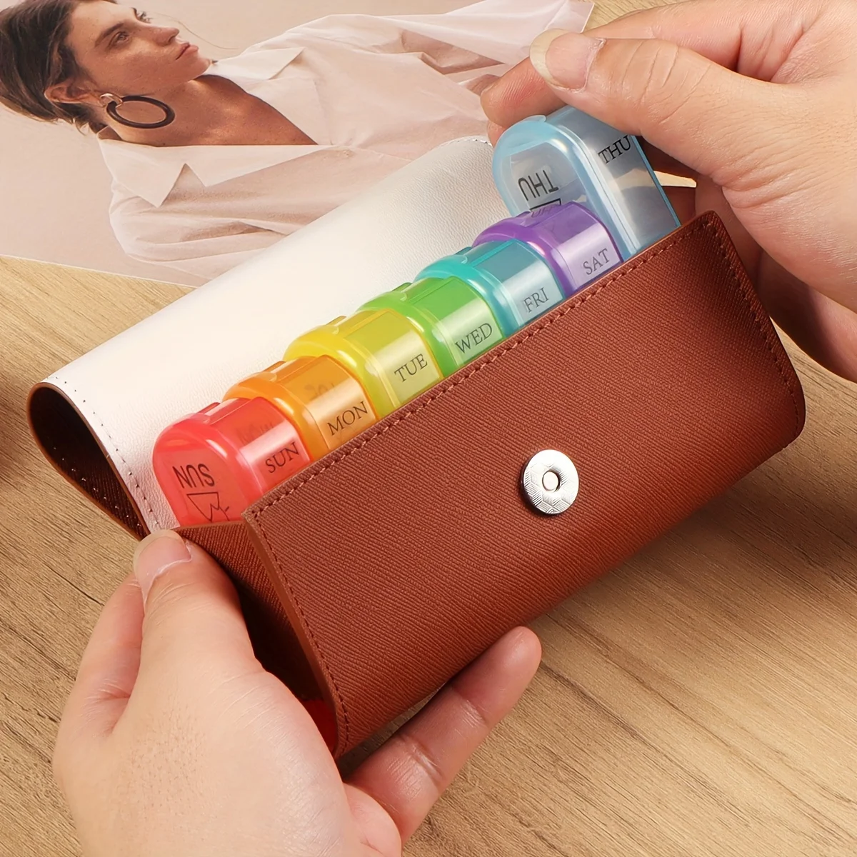 

1pc 7 Days A Week Pill Box, Morning And Evening Split Purse Carry-on Pill Medication Pill Organizer, Large Capacity 14 Compartme