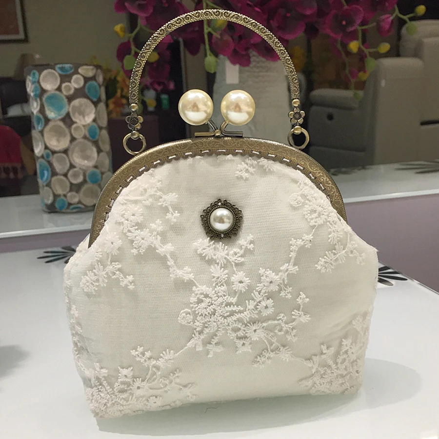 

Fashion Lace Clip Shell Clutch Bag for Women Design Dinner Handbags Metal Embroidered Bride Wedding Party Chains Crossbody Bag