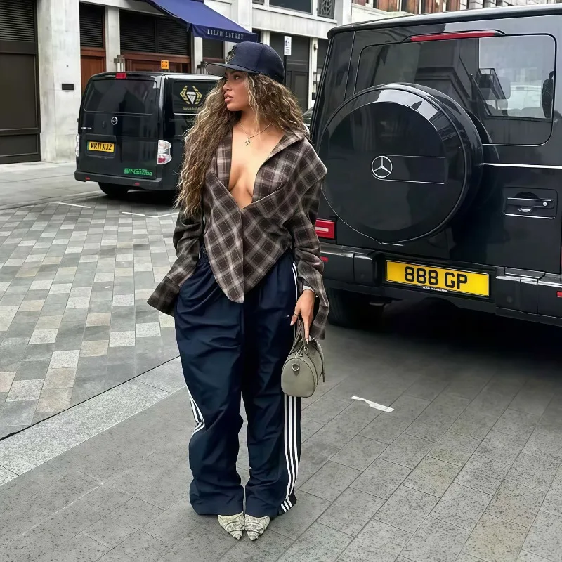 

Клетчатые асимметричные рубашки, женские модные сексуальные свободные уличные рубашки с отложным воротником и длинными рукавами, осень 2024, плиссированная блузка