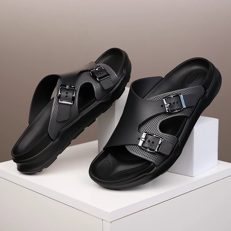 

2026 elastic laces slippers Men's leather one-piece slippersreathable sandals outdoor fashionable anti slip beach slippers