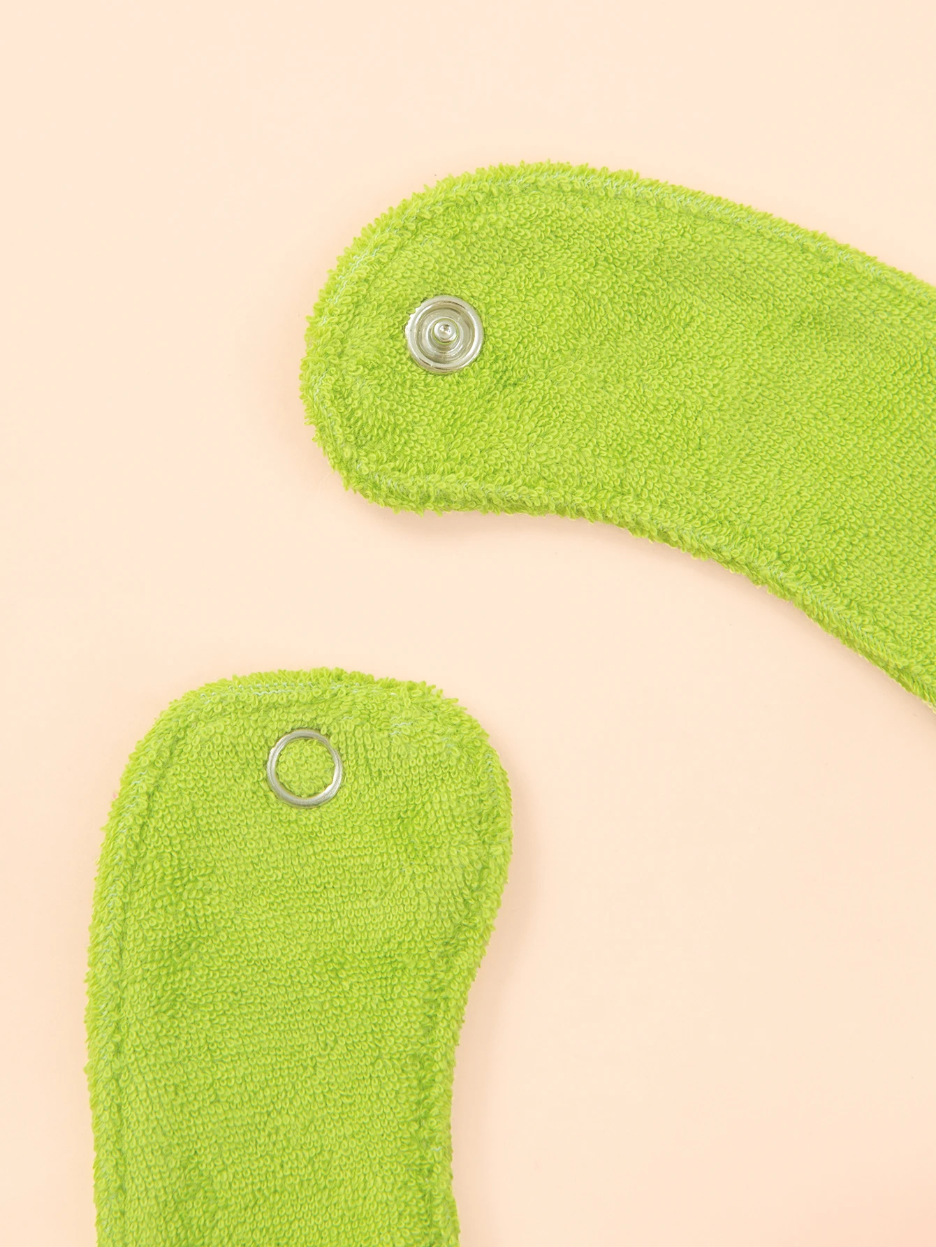 7 pieces of Random baby bib towel material that absorbs water, is soft and comfortable, and has a saliva towel strap bib