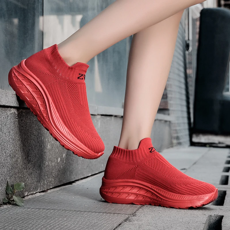 2024 Women\'s Casual Sports Socks Sneakers Fashionable Thick Sole Air Cushion, Elevated Sloping Heel Rocking Shoes Running shoes