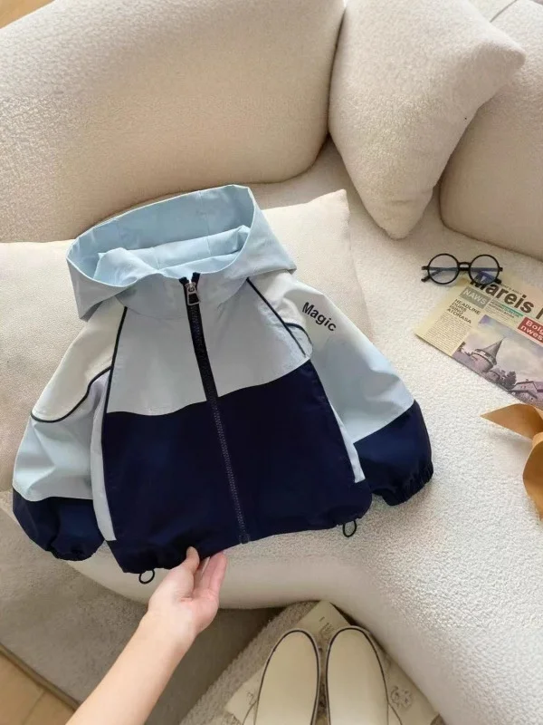 トレンディな帽子ジャケット子供用春秋新作ファッショナブルな多用途ロングスリーブジッパー開閉カジュアルスリーブ