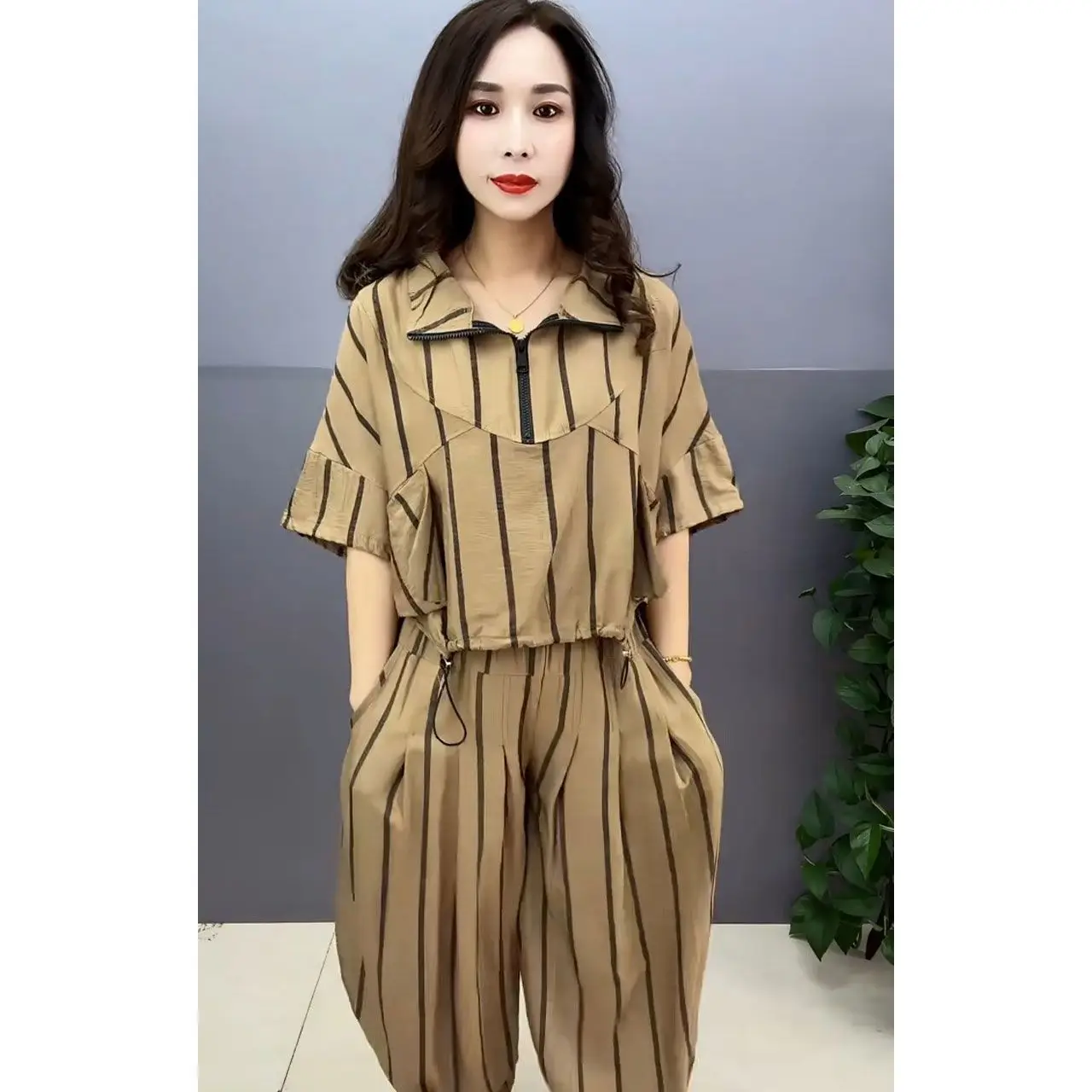 Spring and Summer New Fashion Large Size Loose Slimming Short Sleeve Zipper Printed Top Harlan Pants Two Piece Set