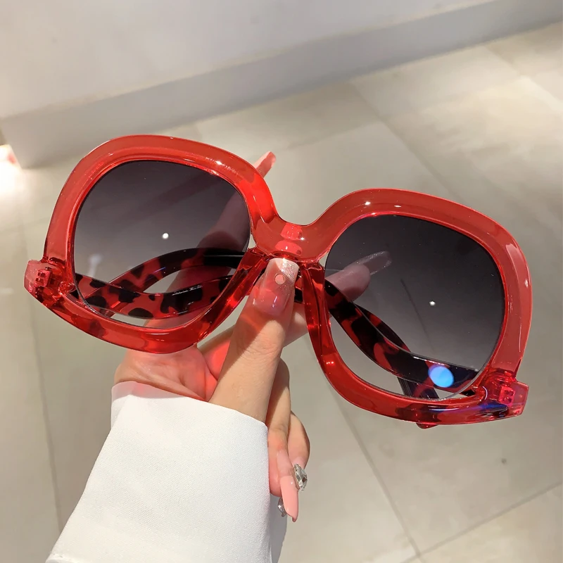 KAMMPT Oversized Round Sunglasses Stylish Vintage Candy Color Frame Women Eyewear 2023 New Brand Design Gradient UV400 Shades