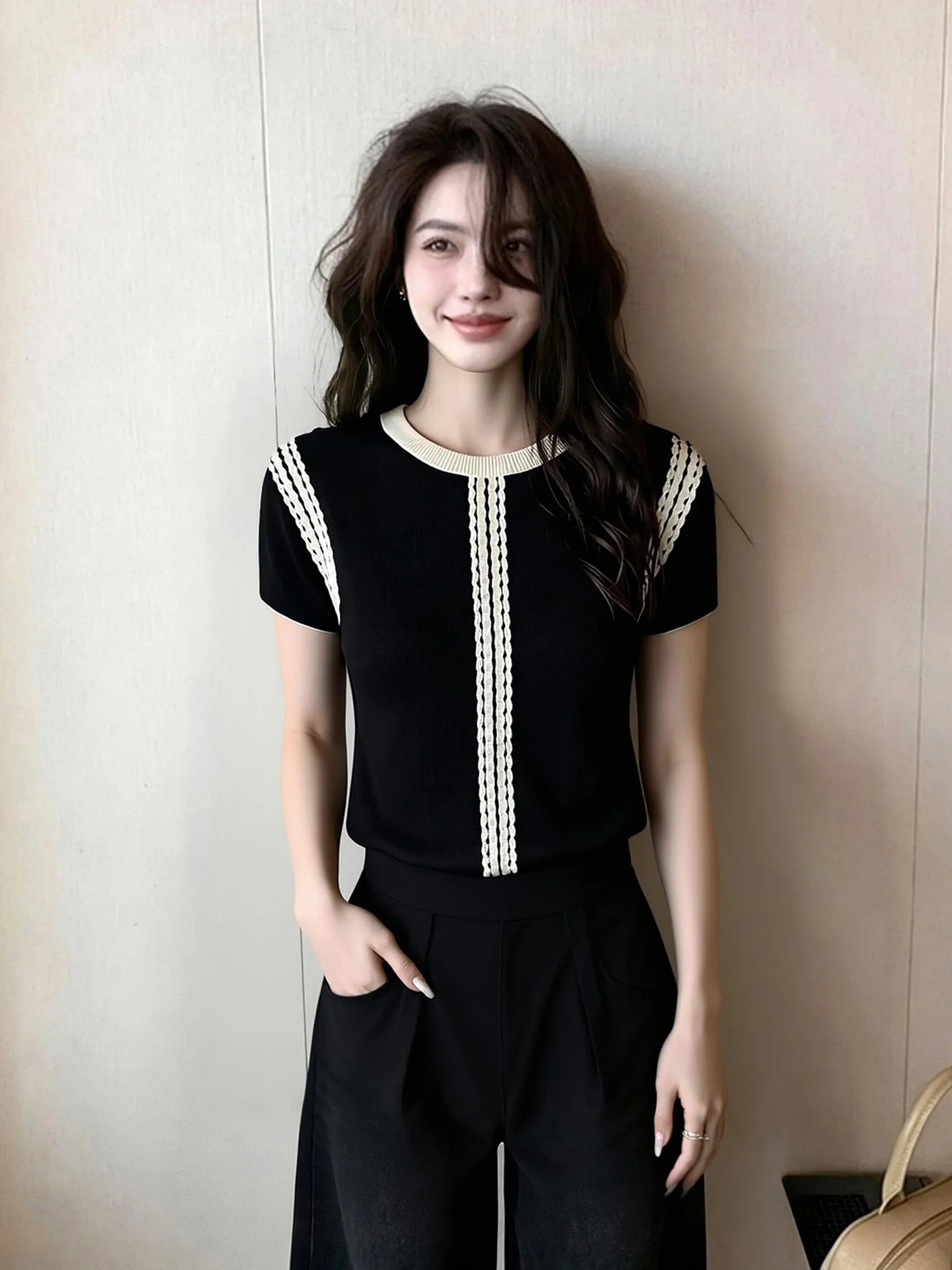 

Модный женский трикотажный топ с круглым вырезом и коротким рукавом в корейском стиле для повседневной носки, весенняя молодежная рубашка