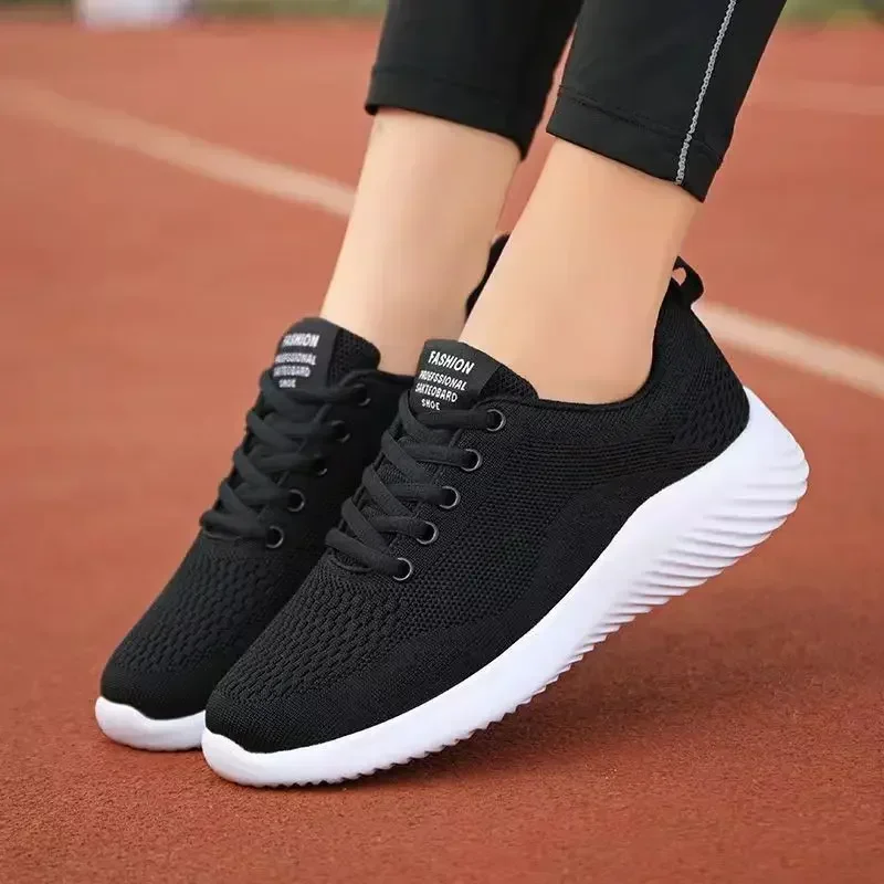 Spring and Summer New Trend Soft Sole Fashion Light Women's Shoes Breathable Wear-resistant Casual Sports Walking Shoes