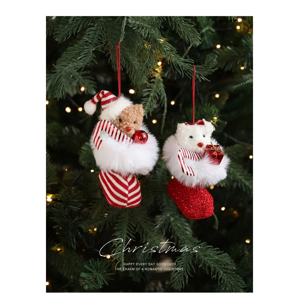 เครื่องประดับตุ๊กตาหมีแขวนออกแบบมาสำหรับต้นคริสต์มาส นุ่มและมีน้ำหนักเบาสำหรับการตกแต่งตามฤดูกาลในบ้านหรือที่ทำงาน