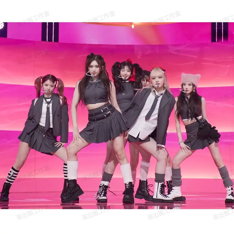 

Kpop Korean Singer Women Group Jazz Dance Costume Slim Crop Tops Short Pleated Skirt Y2K Style Clothes Stage Performance Outfits