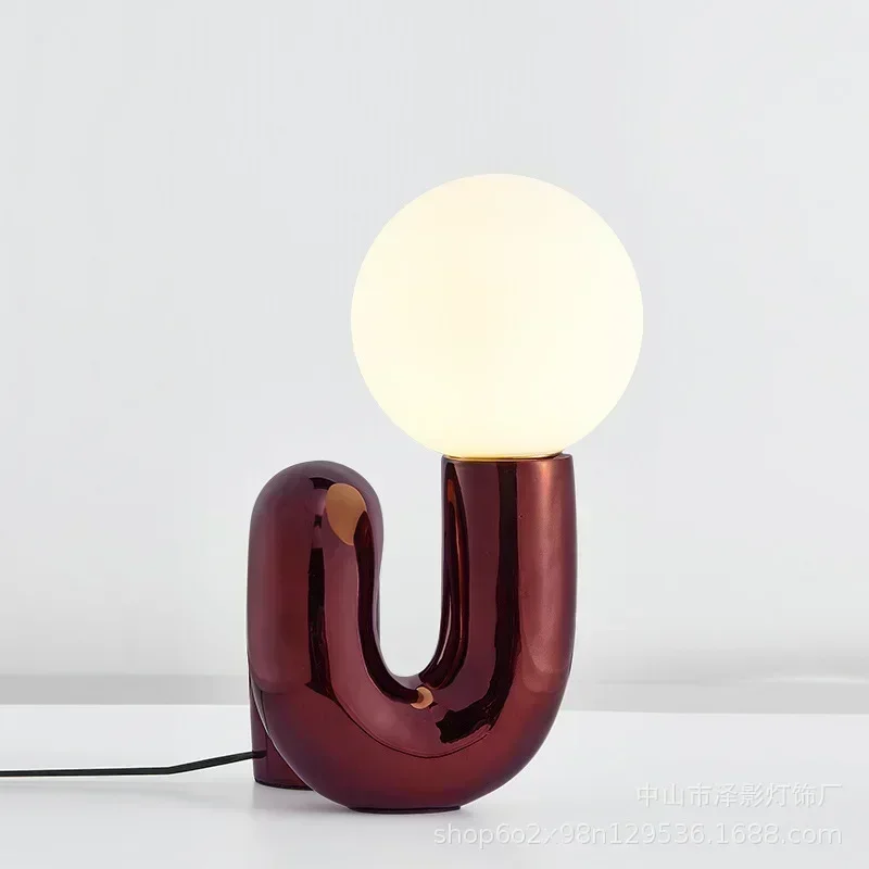 Nordic Modern Creative Resin Table Lamp Light Luxury Simple Living Room Bedroom Study Lamp Designer Exhibition Hall Table Lamp