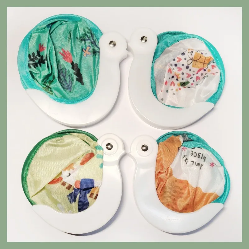 pc Portable Folding Fan With Handle, Cartoon Mini Round Fan, Plastic Summer Accessory, Fancy Style For Creative Party Gift,