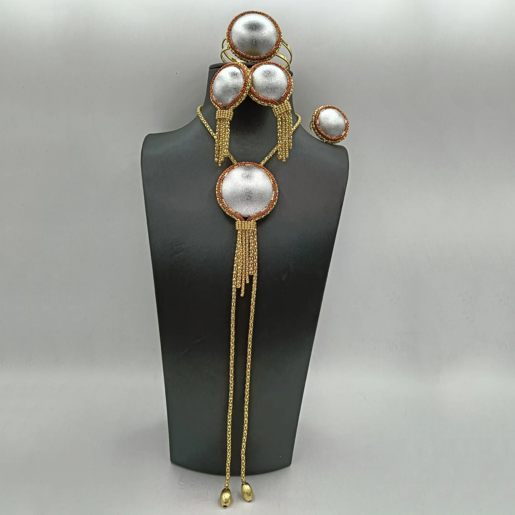 nuevo-conjunto-de-joyeria-de-lujo-con-borlas-y-discos-redondos-para-mujer-collar-pendientes-y-pulsera-en-tono-dorado-perfecto-para-fiestas-y-bodas