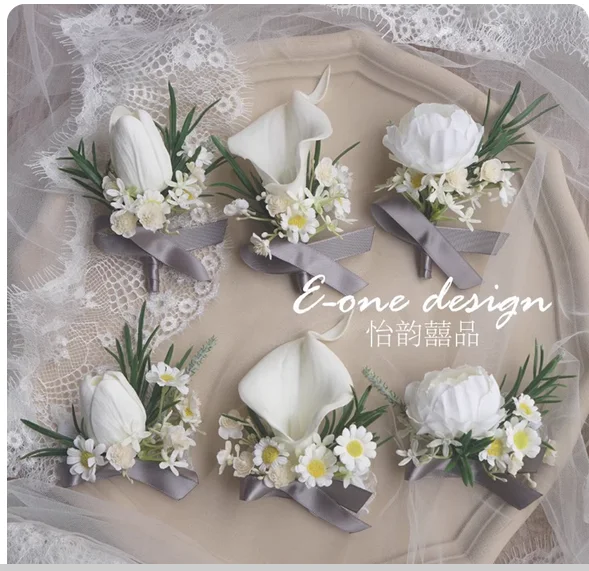 

Белая калла, лилия, тюльпан, свадебный корсаж, цветок на запястье, свадебный лацкан, невеста, жених, подружка невесты.