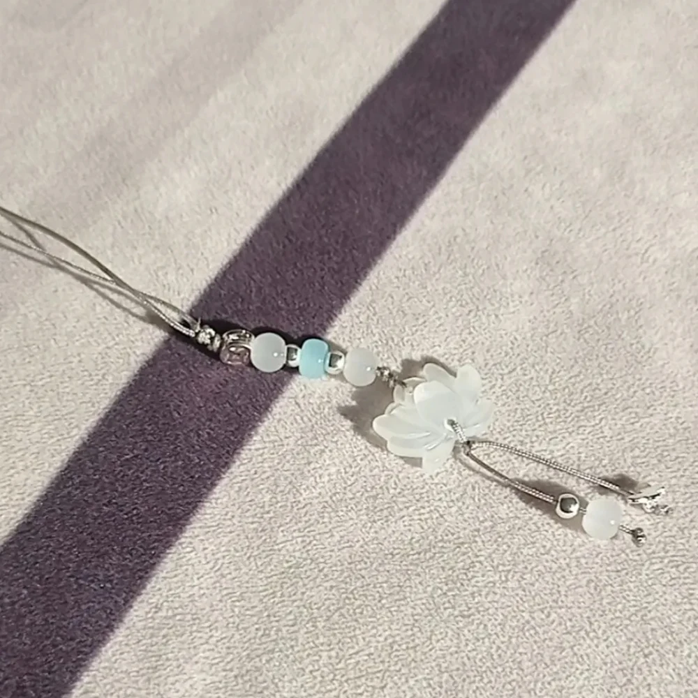 Handgefertigter Glas-Lotus-Anhänger, Handy-Anhänger mit Schmetterling, frischer Stil, Handy-Lanyard-Schlüsselanhänger – Detail 4