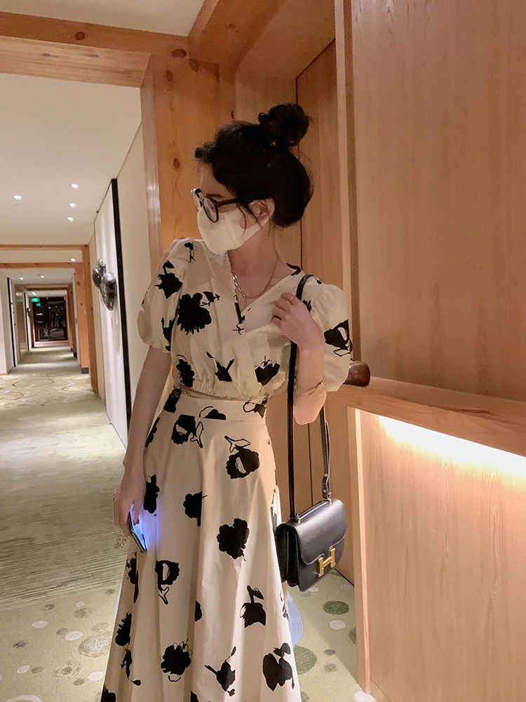 

Whysocold Floral Print Two-Piece Dr Set Summer Thin Sle High Waist A-Line Skirt Belted irt Women's Korean Sle V-Ne...